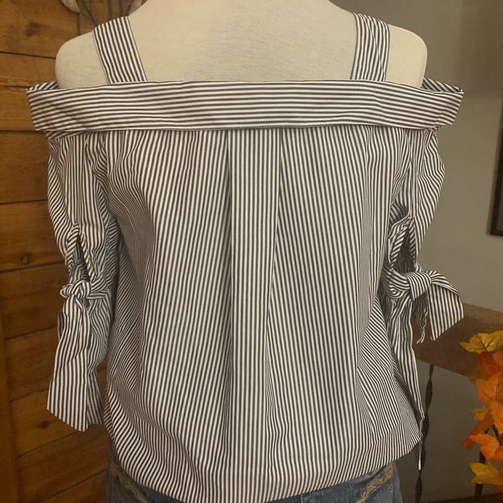 SOLD. NRW Blouse - Picture 3 of 5